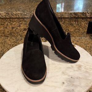 Vionic Black Women's Willa Wedge Loafers